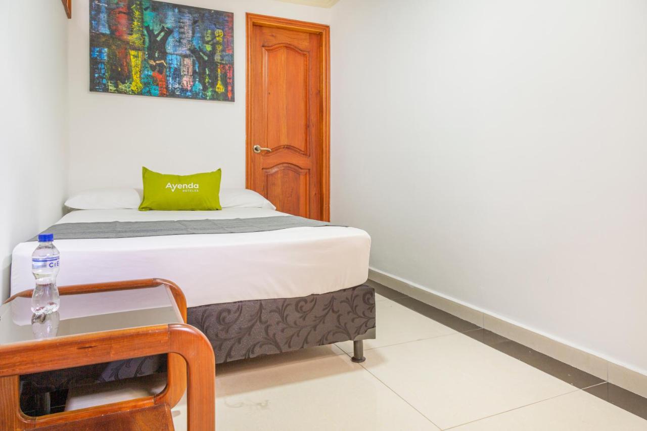 Hotel Boutique Laureles Home - Ayenda 1258 (Adults Only) Medellín Exteriér fotografie